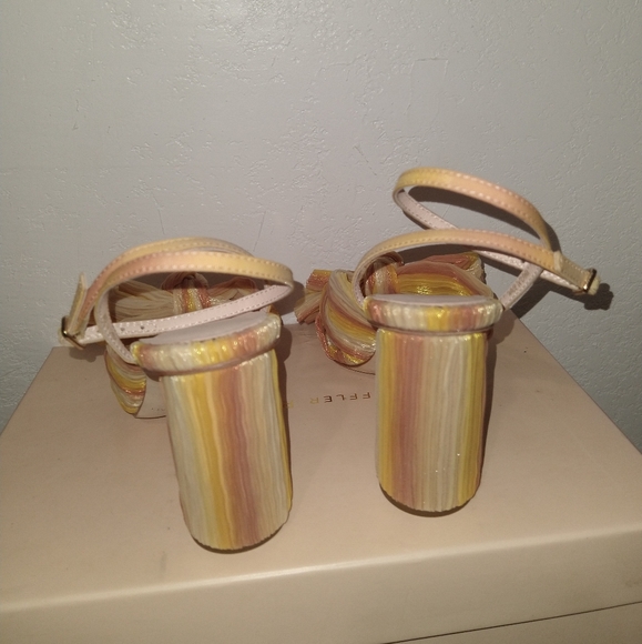 💥NEW LOEFFLER RANDALL Camellia Pleated Sunset Heels💥 - Picture 12 of 13